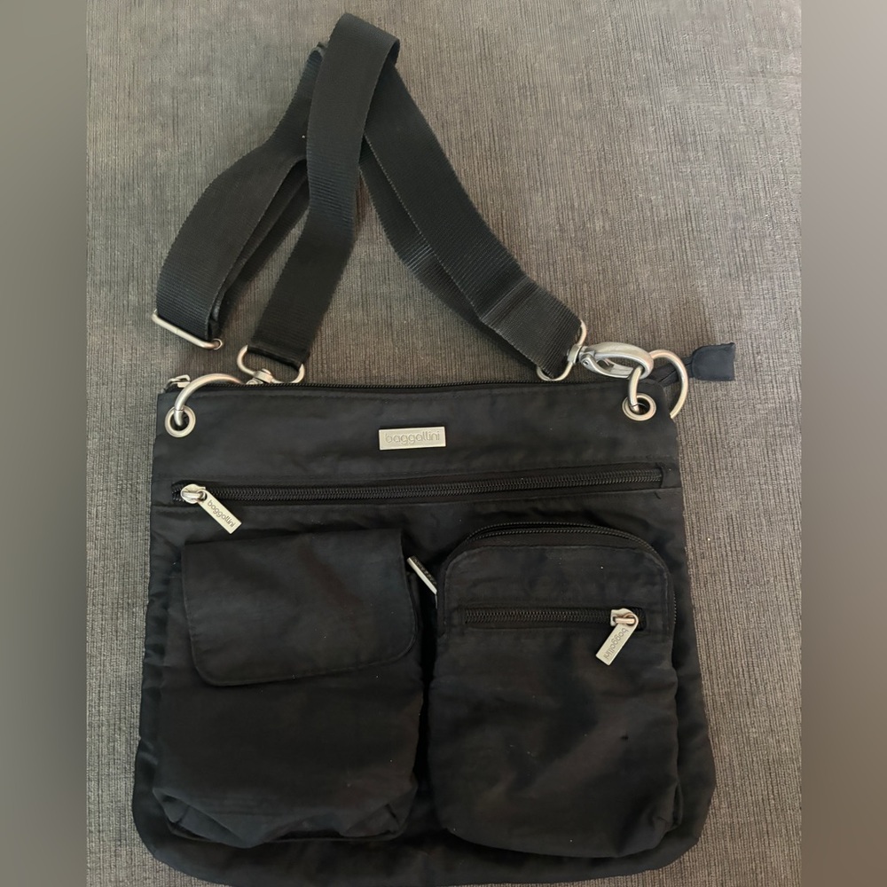 Baggalini crossbody bag